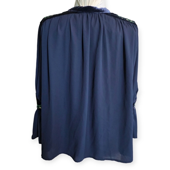 NWT Crown & Ivy Navy Blouse, Size Large - Picture 7 of 8